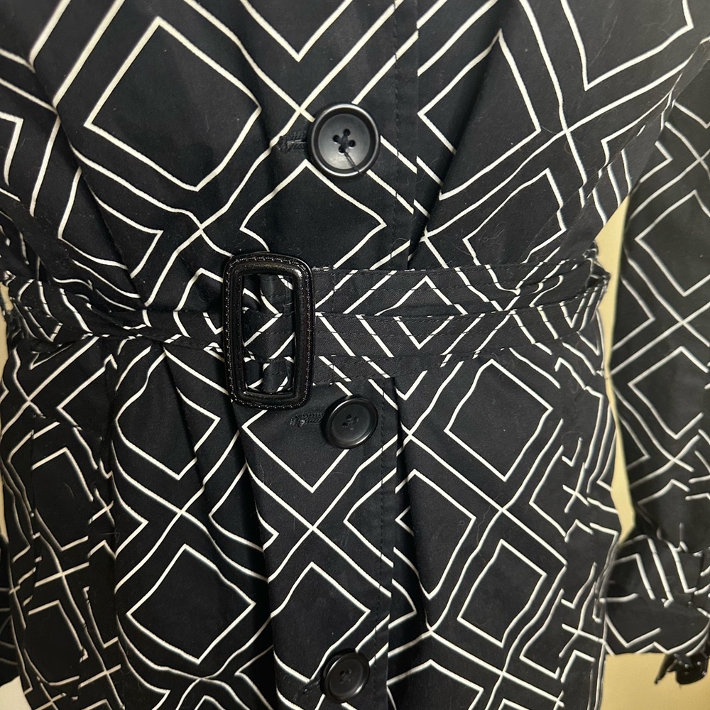 Banana Republic Geometric Black and White Trench Coat with belt - Picture 7 of 12